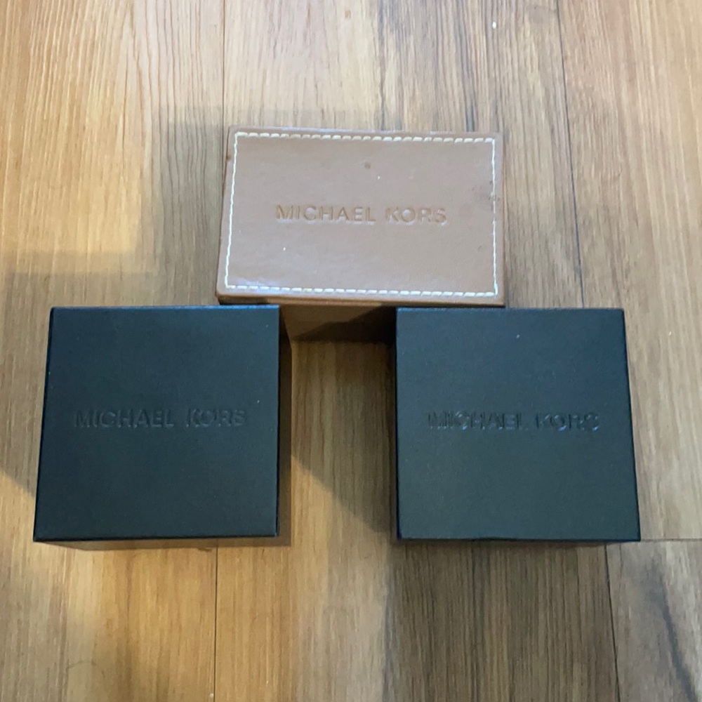 Michael Kors watch boxes‎